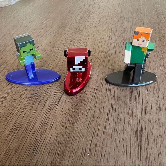 😊3/$30 Minecraft Dungeons Nano Metalfigs set of 3 - Picture 2 of 10